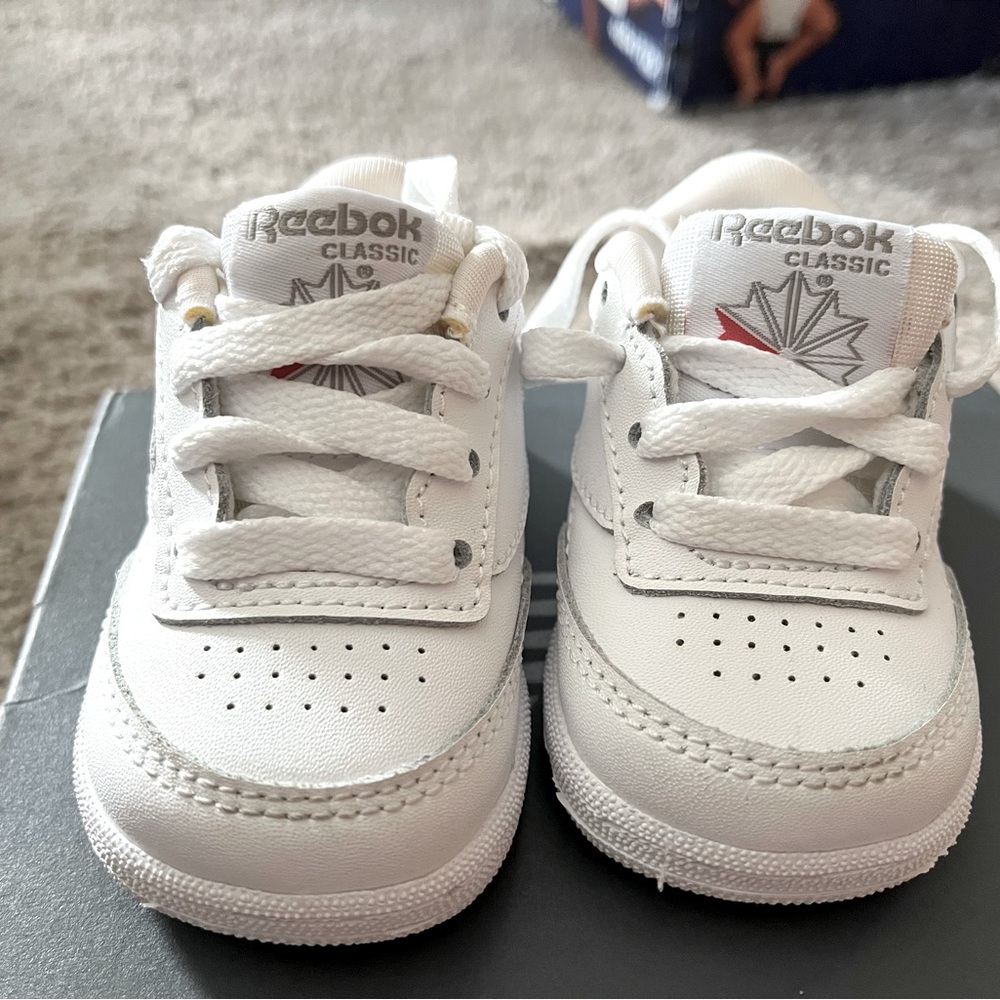 BRAND NEW Reebok “Club c” classic infant sneakers